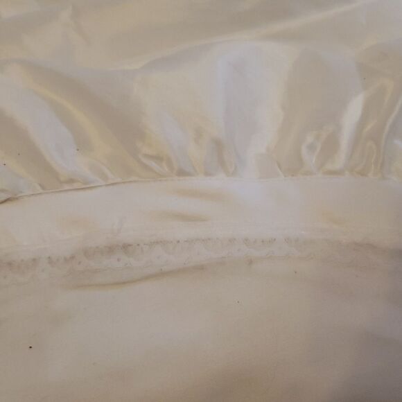 Maggie Sottero haute couture wedding gown. Imperial size 8, off white. - Picture 11 of 12